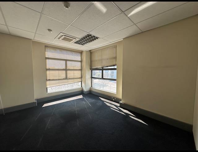 432M² OFFICE TO LET IN ECO PARK ESTATE